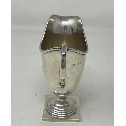 1209 - A George V silver cream jug, Birmingham 1933, 4.3 ozt