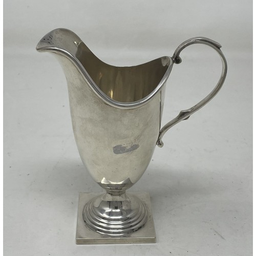 1209 - A George V silver cream jug, Birmingham 1933, 4.3 ozt