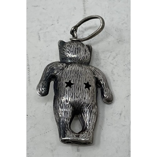 1268 - A silver coloured metal baby's rattle, in the form of a teddy bear, 5.5 g