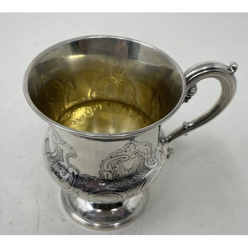 1305 - An early Victorian silver mug, with engraved decoration, London 1842, 3.8 ozt, cased