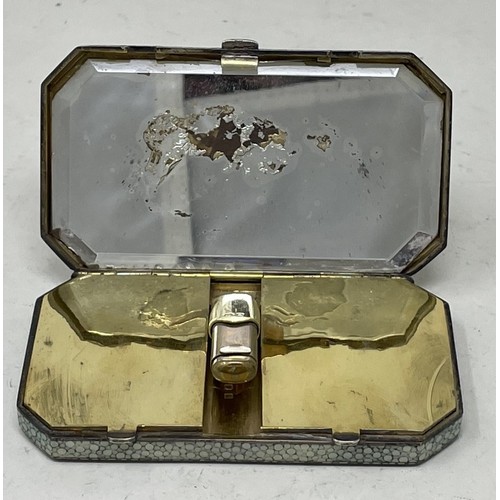 1309 - A George V shagreen and silver compact, London 1912