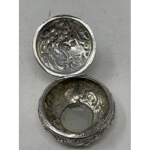 1316 - A 19th century Dutch silver snuff box, with import marks, 6 cm diameter