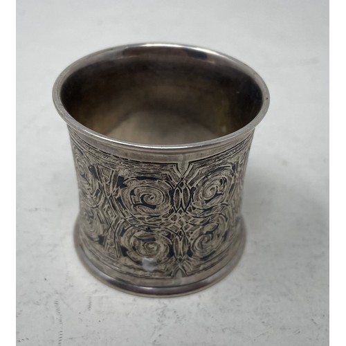 1323 - A Russian silver napkin ring, 31.1 g