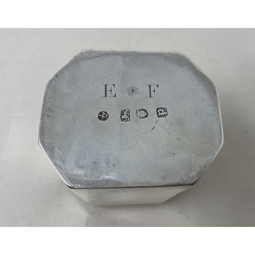 1325 - A George III silver tea caddy, London 1770, 5.3 ozt, 11 cm high