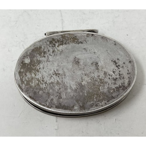 1330 - An 18th century silver coloured metal snuff box, of oval form, 42.7 g