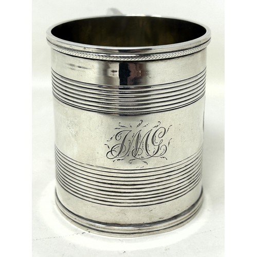 1279 - A George IV silver reeded mug, London 1824, 4.3 ozt