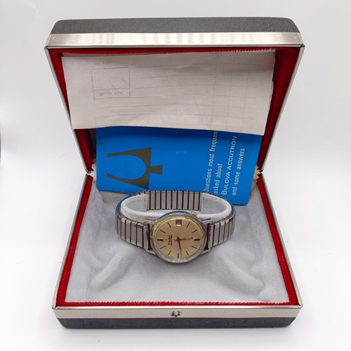 1016 - A gentleman's stainless steel Bulova Accutron wristwatch, boxed with paperwork