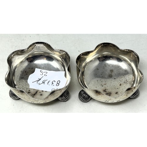 1297 - A pair of Victorian salts, Hillard & Thomason, Birmingham 1892, 39 g (2)