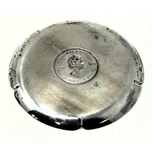 1299 - A modern silver commemorative dish, for Her Majesty Queen Elizabeth II Silver Jubilee, Birmingham 19... 