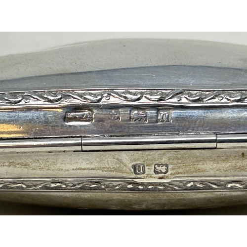 1362 - A George V silver purse, with engraved decoration, Birmingham 1912