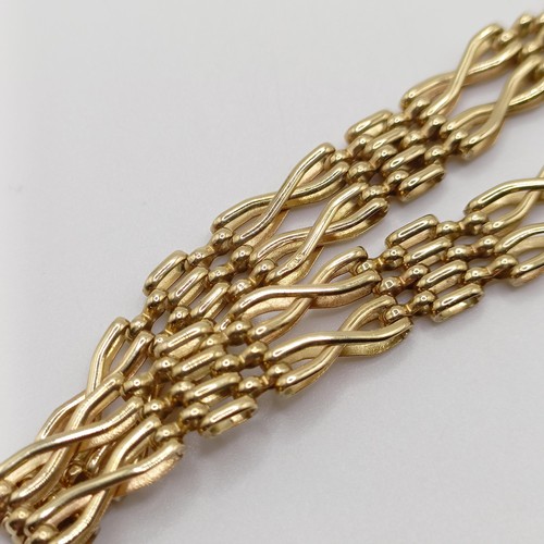 757 - A 9ct gold gatelink bracelet, with a padlock clasp, 11.2 g