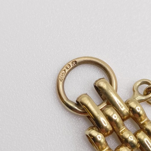 757 - A 9ct gold gatelink bracelet, with a padlock clasp, 11.2 g