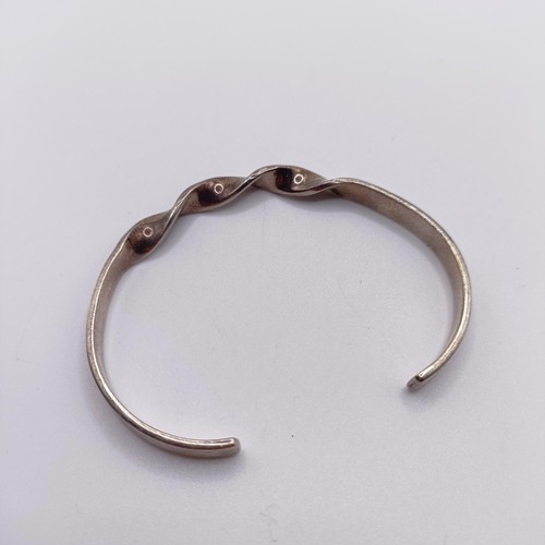 731 - A silver bangle, 17 g