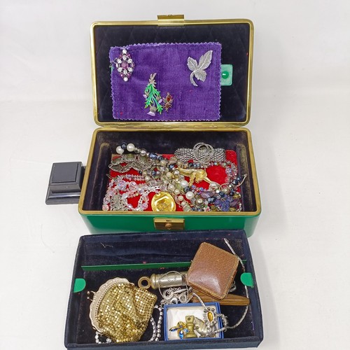 987 - Assorted costume jewellery, in a jewellery box