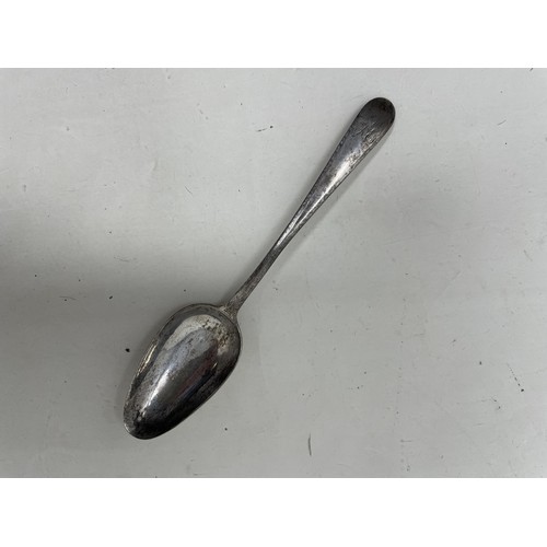 1375 - A antique Irish dessert spoon, assay mark for Cork