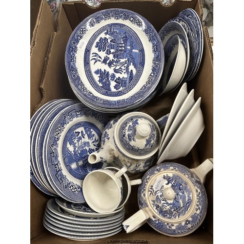 1472 - Assorted blue and white china (3 boxes)