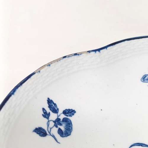 1574 - An early Worcester blue and white shaped bowl, decorated flowers, crescent moon mark to base, 20 cm ... 