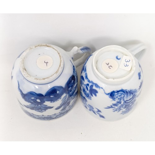 1560 - An 18th/19th century blue and white tea bowl, decorated Chinese manner, 7 cm diameter, another tea b... 