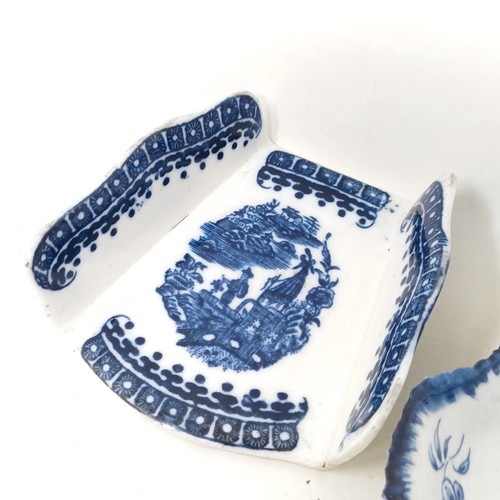 1565 - An 18th/19th century Staffordshire blue and white leaf form pickle dish, 9 cm wide, and a blue and w... 