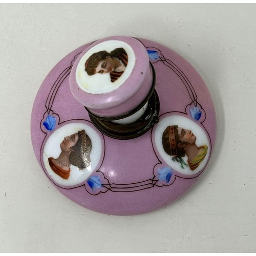 1533 - A 19th century Continental inkwell, with a pink ground, decorated portraits, 13 cm wide