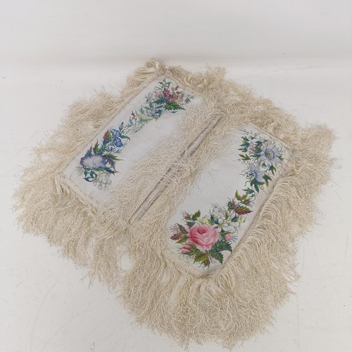 1430 - A late 19th/early 20th century silk holder, 19 x 17 cm