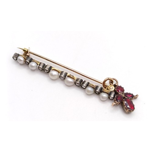 960 - A pearl and diamond bar brooch