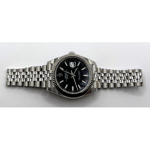 603 - A gentleman's Rolex Oyster Perpetual DateJust 41 steel black baton dial wristwatch, with a white gol... 