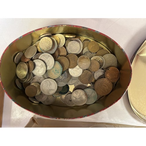 26 - Assorted world coins (box)