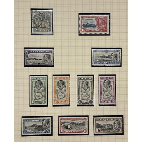 101 - British Commonwealth - A fine unused and used collection in two albums with sets and better values i... 