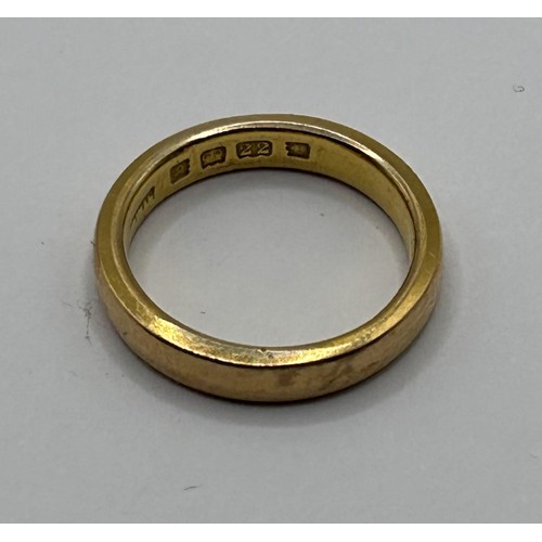 508 - A 22ct gold wedding band, ring size J, 6 g