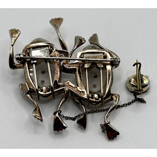 524 - ***On instructions of the family regretfully withdrawn*** A Canadian double clip brooch, in the form... 