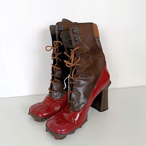 746 - A pair of Miu Miu high heeled ankle boots, size 40