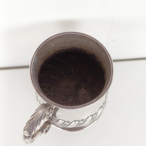 699 - A late Victorian silver mug, London 1900, 6.8 ozt