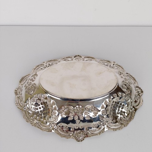 698 - A late Victorian silver pierced oval dish, Birmingham 1899, 8.5 ozt