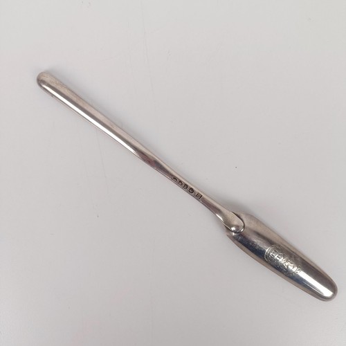 725 - A George III silver marrow scoop, engraved with a crest, London 1807, 1.5 ozt