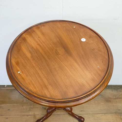 1030 - A mahogany tripod table/jardiniere stand, 90 cm high x 40 cm diameter