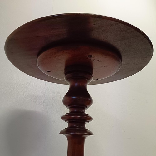 1030 - A mahogany tripod table/jardiniere stand, 90 cm high x 40 cm diameter