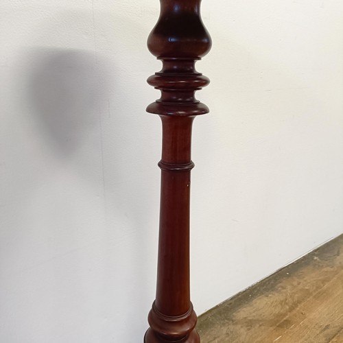 1030 - A mahogany tripod table/jardiniere stand, 90 cm high x 40 cm diameter