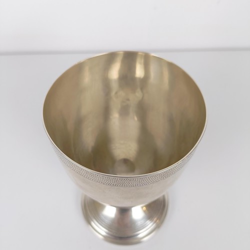 708A - A Victorian silver goblet, London 1859, 7.0 ozt