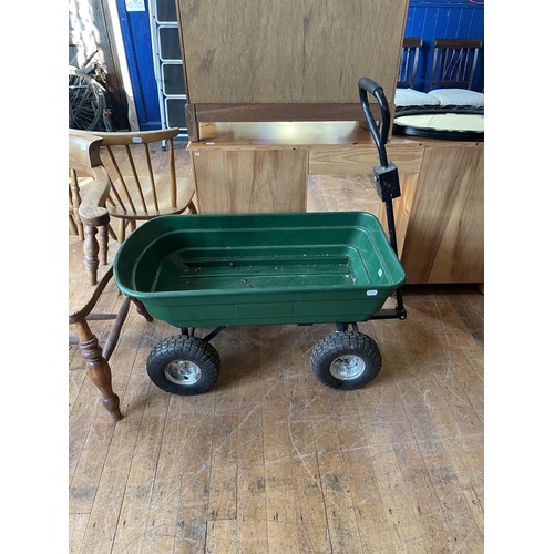 1064 - A garden trolley