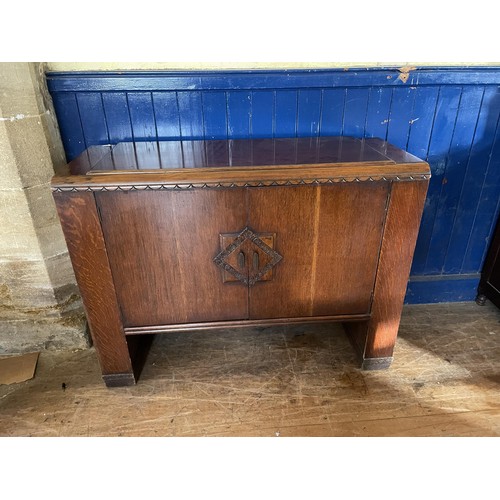 1049 - A pair of Art Deco walnut bedside cabinets, 39 cm wide, an oak sideboard, and a hallstand (4)