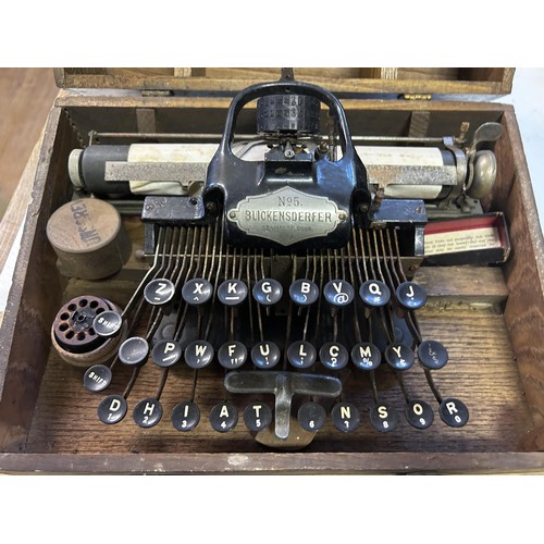 911 - A late 19th/early 20th Blickensderfer No 5 typewriter, in a wooden case