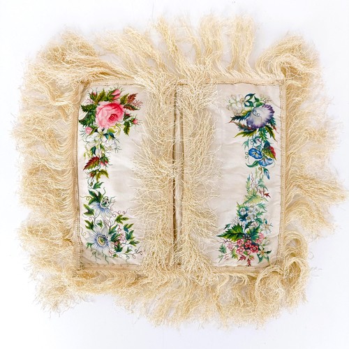 806 - A late 19th/early 20th century silk holder, 19 x 17 cm