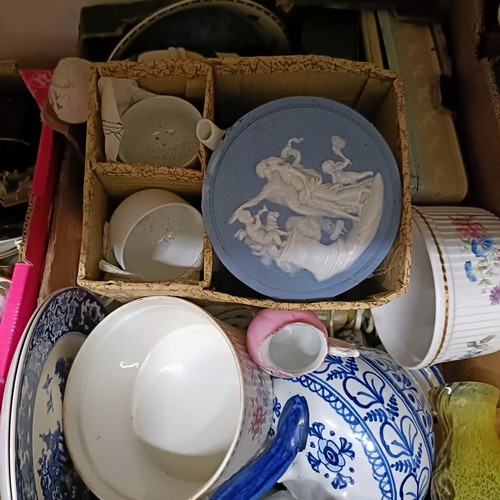 829 - Assorted ceramics (5 boxes)