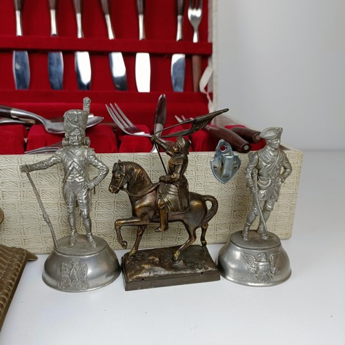 863 - Assorted cutlery, with antler handles, an Asian book print block, and assorted other items (2 boxes)