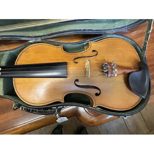 849 - A violin, in a case