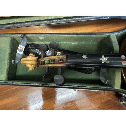 849 - A violin, in a case