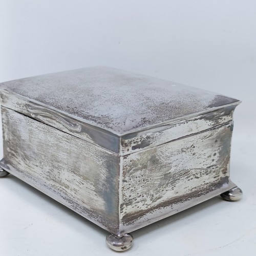 1127 - An Edward VII silver cigar box, Birmingham 1909, 13 cm wide