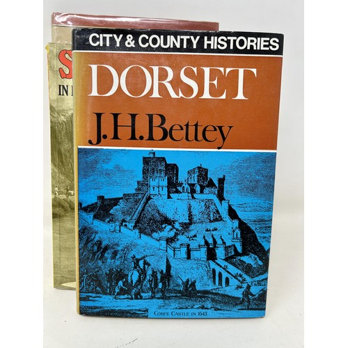 33 - Good (Ronald), The Old Roads of Dorset, Horace G. Commin Ltd., 1966, and assorted books on Dorset
Pr... 