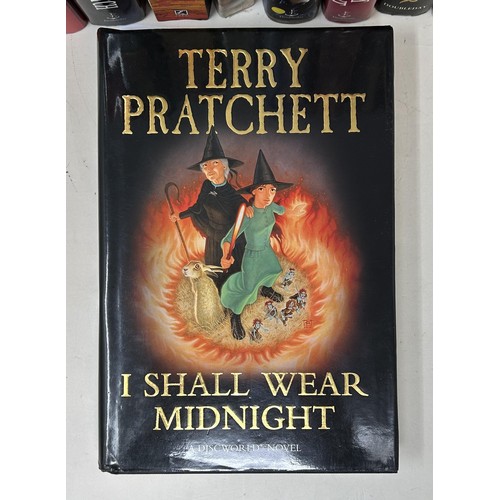 47 - Pratchett (Terry), I Shall Wear Midnight, 2010 and nine other Pratchett books (10)